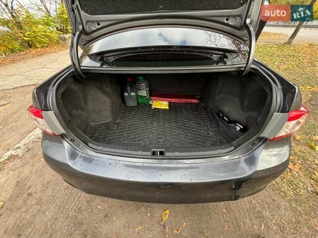 Сірий Тойота Королла, об'ємом двигуна 1.3 л та пробігом 253 тис. км за 7500 $, фото 35 на Automoto.ua