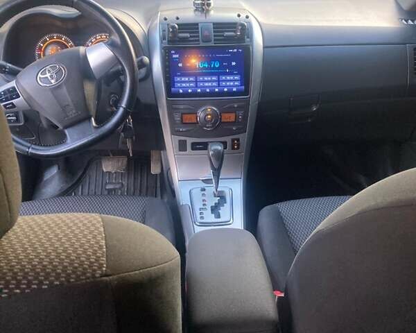 Сірий Тойота Королла, об'ємом двигуна 1.6 л та пробігом 229 тис. км за 9500 $, фото 12 на Automoto.ua