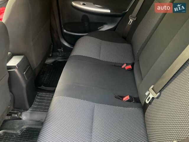 Сірий Тойота Королла, об'ємом двигуна 1.6 л та пробігом 229 тис. км за 9500 $, фото 14 на Automoto.ua