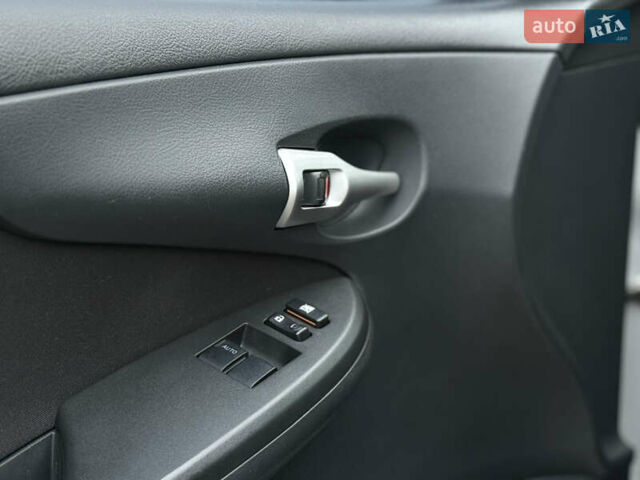 Сірий Тойота Королла, об'ємом двигуна 1.33 л та пробігом 138 тис. км за 7650 $, фото 17 на Automoto.ua