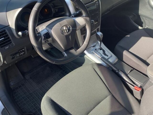 Серый Тойота Королла, объемом двигателя 1.6 л и пробегом 268 тыс. км за 7600 $, фото 4 на Automoto.ua