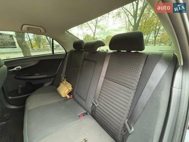 Сірий Тойота Королла, об'ємом двигуна 1.3 л та пробігом 253 тис. км за 7500 $, фото 37 на Automoto.ua