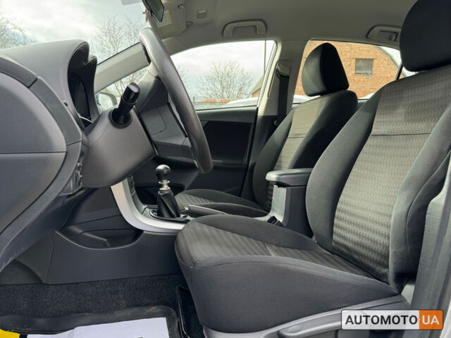 Серый Тойота Королла, объемом двигателя 1.3 л и пробегом 95 тыс. км за 9200 $, фото 8 на Automoto.ua