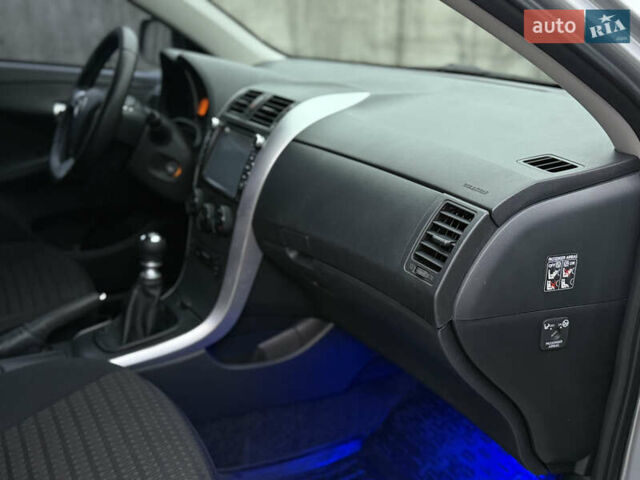 Сірий Тойота Королла, об'ємом двигуна 1.33 л та пробігом 138 тис. км за 7650 $, фото 29 на Automoto.ua