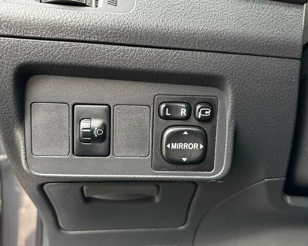 Сірий Тойота Королла, об'ємом двигуна 1.3 л та пробігом 253 тис. км за 7500 $, фото 26 на Automoto.ua