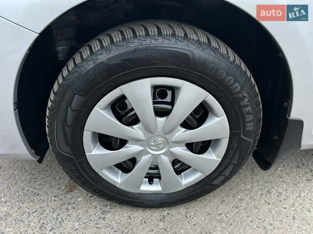 Серый Тойота Королла, объемом двигателя 1.33 л и пробегом 154 тыс. км за 7800 $, фото 37 на Automoto.ua