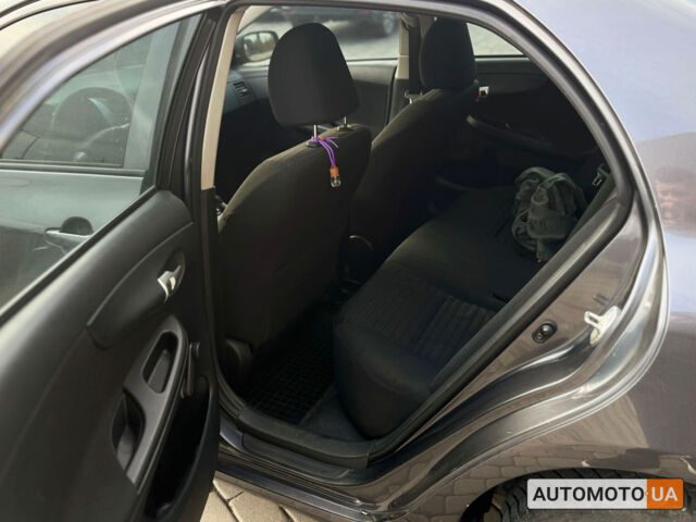 Серый Тойота Королла, объемом двигателя 1.4 л и пробегом 194 тыс. км за 8800 $, фото 18 на Automoto.ua