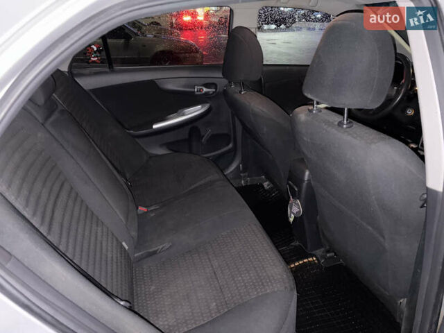 Сірий Тойота Королла, об'ємом двигуна 1.3 л та пробігом 204 тис. км за 7500 $, фото 9 на Automoto.ua