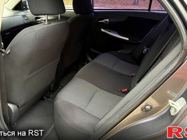 Серый Тойота Королла, объемом двигателя 1.6 л и пробегом 83 тыс. км за 10700 $, фото 11 на Automoto.ua