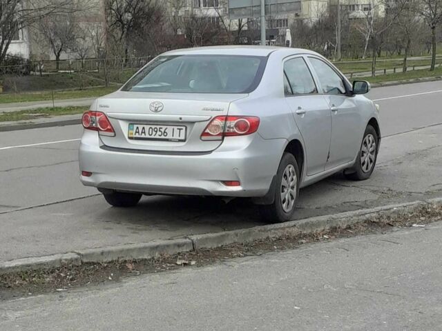 Сірий Тойота Королла, об'ємом двигуна 1.33 л та пробігом 156 тис. км за 9000 $, фото 2 на Automoto.ua