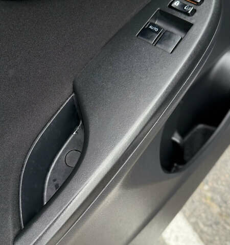 Серый Тойота Королла, объемом двигателя 1.6 л и пробегом 177 тыс. км за 10300 $, фото 86 на Automoto.ua