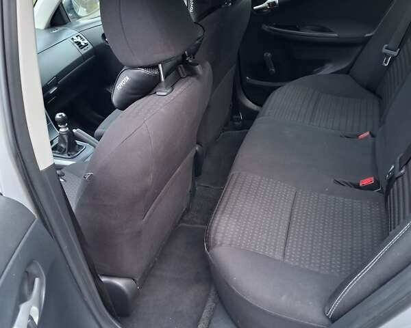 Серый Тойота Королла, объемом двигателя 1.3 л и пробегом 286 тыс. км за 5999 $, фото 7 на Automoto.ua