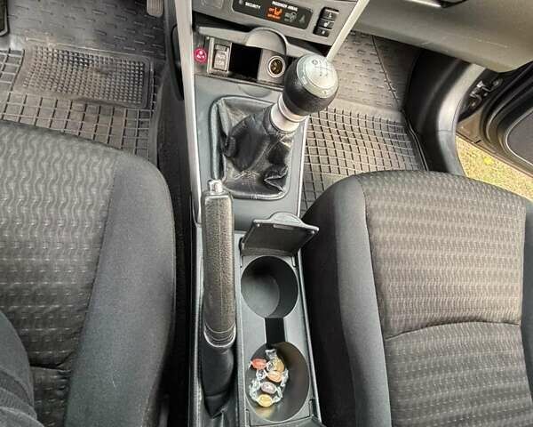 Сірий Тойота Королла, об'ємом двигуна 1.3 л та пробігом 253 тис. км за 7500 $, фото 27 на Automoto.ua