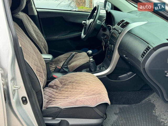 Серый Тойота Королла, объемом двигателя 1.3 л и пробегом 137 тыс. км за 7490 $, фото 20 на Automoto.ua