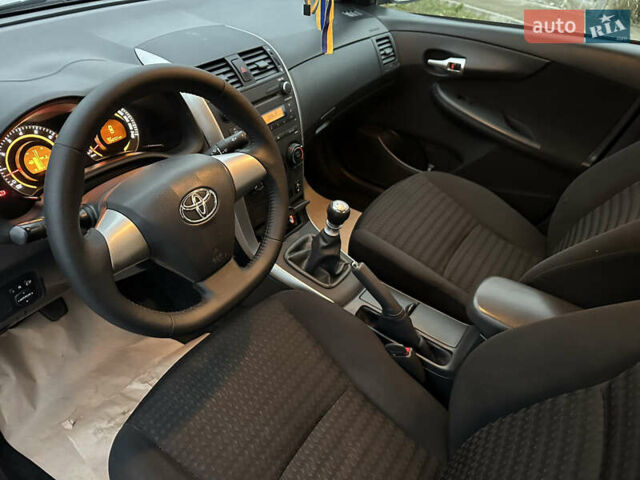Серый Тойота Королла, объемом двигателя 1.33 л и пробегом 154 тыс. км за 7800 $, фото 8 на Automoto.ua