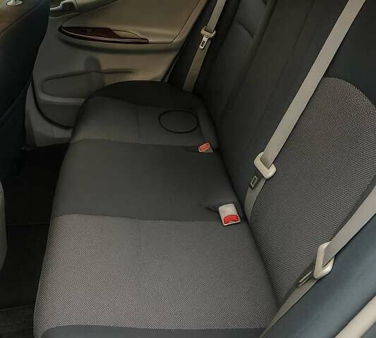 Сірий Тойота Королла, об'ємом двигуна 1.6 л та пробігом 51 тис. км за 11000 $, фото 8 на Automoto.ua