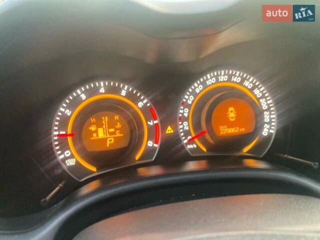 Сірий Тойота Королла, об'ємом двигуна 1.6 л та пробігом 229 тис. км за 9500 $, фото 10 на Automoto.ua