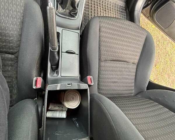 Сірий Тойота Королла, об'ємом двигуна 1.3 л та пробігом 253 тис. км за 7500 $, фото 24 на Automoto.ua