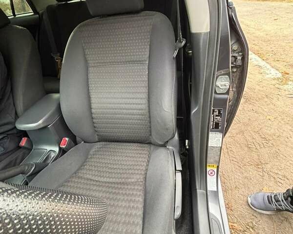 Сірий Тойота Королла, об'ємом двигуна 1.3 л та пробігом 253 тис. км за 7500 $, фото 38 на Automoto.ua