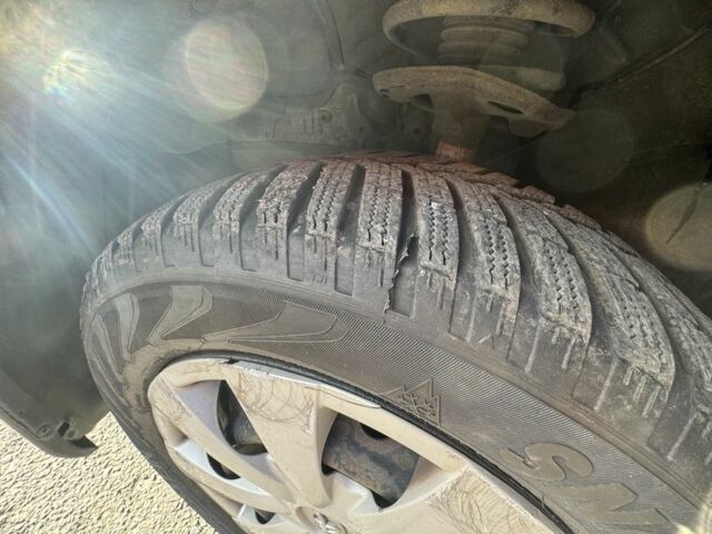 Серый Тойота Королла, объемом двигателя 1.3 л и пробегом 355 тыс. км за 4850 $, фото 12 на Automoto.ua