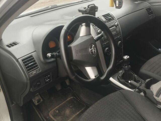 Сірий Тойота Королла, об'ємом двигуна 1.3 л та пробігом 300 тис. км за 5700 $, фото 4 на Automoto.ua