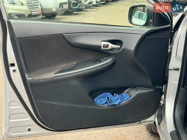 Серый Тойота Королла, объемом двигателя 1.3 л и пробегом 137 тыс. км за 7490 $, фото 11 на Automoto.ua