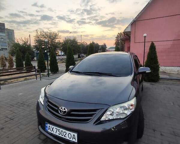 Серый Тойота Королла, объемом двигателя 1.33 л и пробегом 93 тыс. км за 8700 $, фото 3 на Automoto.ua