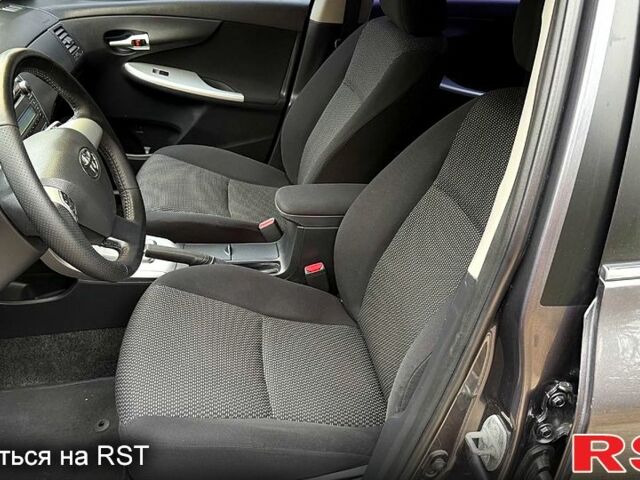 Серый Тойота Королла, объемом двигателя 1.6 л и пробегом 83 тыс. км за 10700 $, фото 7 на Automoto.ua