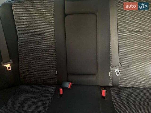 Сірий Тойота Королла, об'ємом двигуна 1.6 л та пробігом 229 тис. км за 9500 $, фото 15 на Automoto.ua