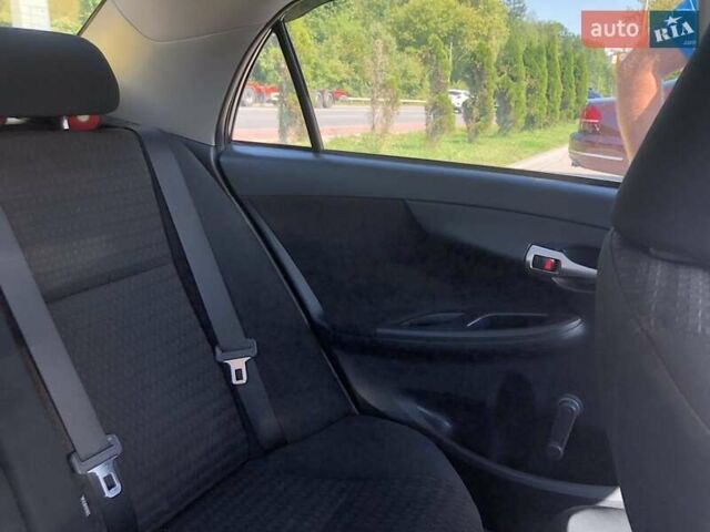 Сірий Тойота Королла, об'ємом двигуна 1.33 л та пробігом 174 тис. км за 7500 $, фото 10 на Automoto.ua