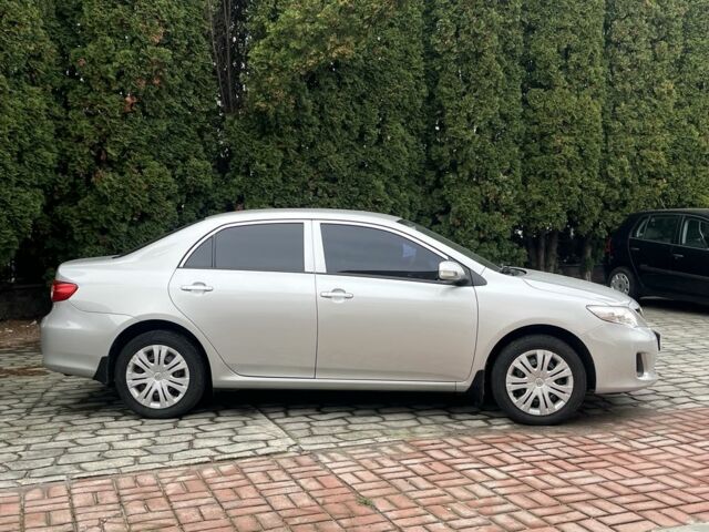 Серый Тойота Королла, объемом двигателя 1.6 л и пробегом 208 тыс. км за 8800 $, фото 2 на Automoto.ua