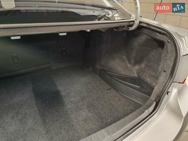 Сірий Тойота Королла, об'ємом двигуна 1.33 л та пробігом 147 тис. км за 9000 $, фото 13 на Automoto.ua