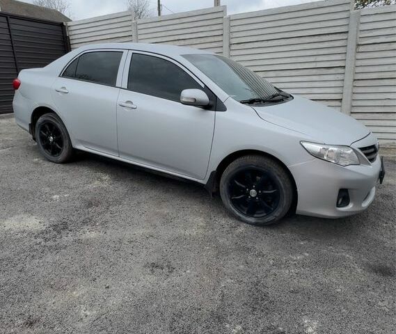 Серый Тойота Королла, объемом двигателя 0 л и пробегом 178 тыс. км за 7500 $, фото 2 на Automoto.ua