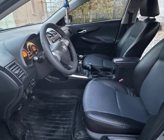 Серый Тойота Королла, объемом двигателя 0 л и пробегом 178 тыс. км за 7500 $, фото 5 на Automoto.ua