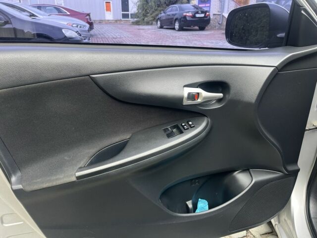 Серый Тойота Королла, объемом двигателя 1.6 л и пробегом 208 тыс. км за 8800 $, фото 10 на Automoto.ua