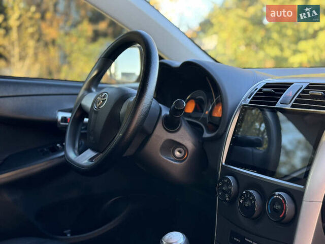 Серый Тойота Королла, объемом двигателя 1.6 л и пробегом 265 тыс. км за 7899 $, фото 17 на Automoto.ua