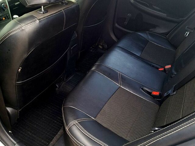 Серый Тойота Королла, объемом двигателя 1.6 л и пробегом 230 тыс. км за 7500 $, фото 2 на Automoto.ua