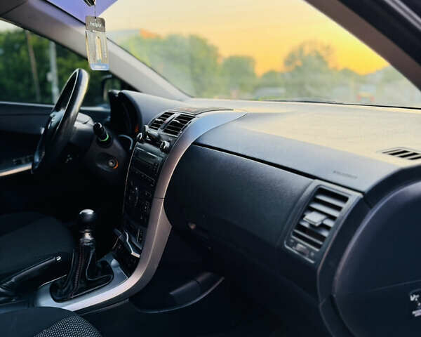 Сірий Тойота Королла, об'ємом двигуна 1.6 л та пробігом 280 тис. км за 6899 $, фото 24 на Automoto.ua