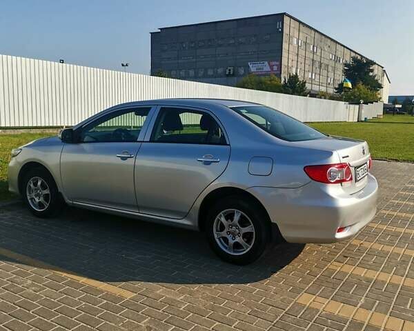 Серый Тойота Королла, объемом двигателя 1.33 л и пробегом 223 тыс. км за 8200 $, фото 8 на Automoto.ua