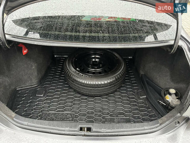 Серый Тойота Королла, объемом двигателя 1.33 л и пробегом 208 тыс. км за 6300 $, фото 13 на Automoto.ua