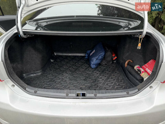 Серый Тойота Королла, объемом двигателя 1.6 л и пробегом 167 тыс. км за 10900 $, фото 6 на Automoto.ua