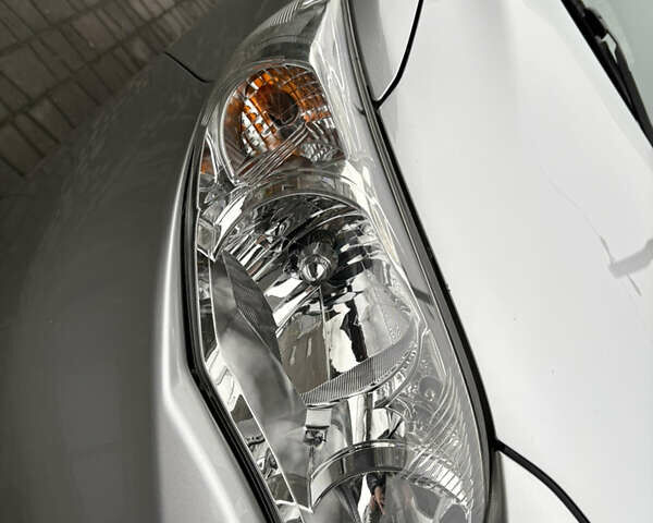 Сірий Тойота Королла, об'ємом двигуна 1.6 л та пробігом 85 тис. км за 12450 $, фото 7 на Automoto.ua