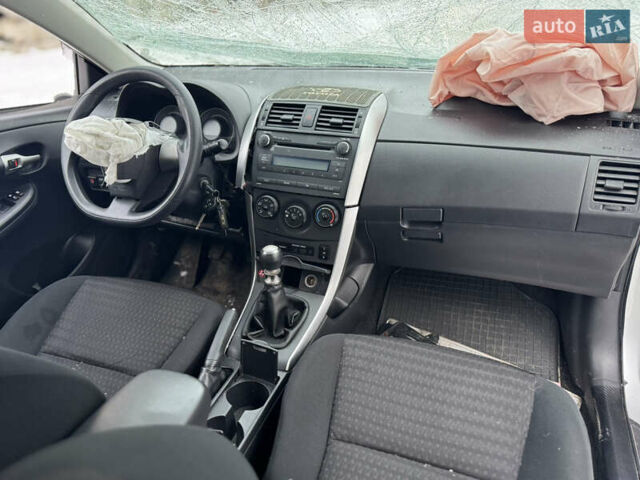 Сірий Тойота Королла, об'ємом двигуна 1.3 л та пробігом 170 тис. км за 2800 $, фото 5 на Automoto.ua