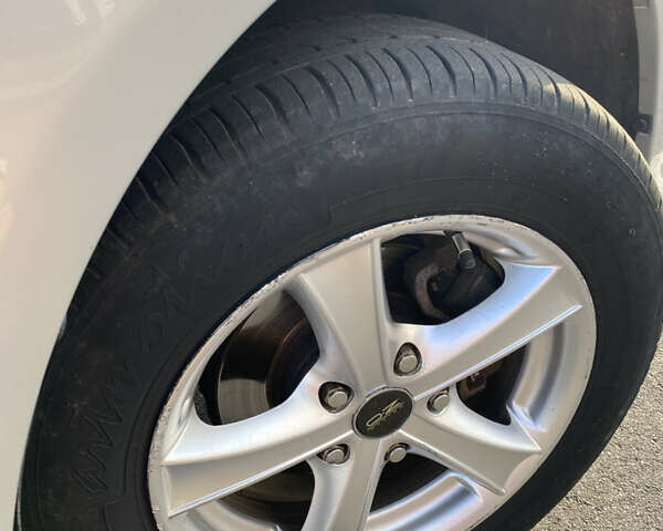 Серый Тойота Королла, объемом двигателя 1.33 л и пробегом 124 тыс. км за 8199 $, фото 21 на Automoto.ua