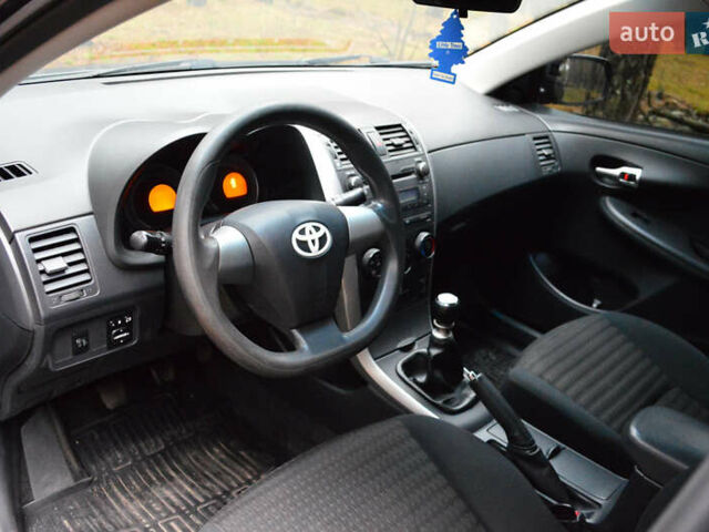 Серый Тойота Королла, объемом двигателя 1.3 л и пробегом 188 тыс. км за 9000 $, фото 9 на Automoto.ua