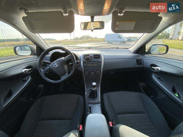 Серый Тойота Королла, объемом двигателя 1.33 л и пробегом 124 тыс. км за 8199 $, фото 17 на Automoto.ua