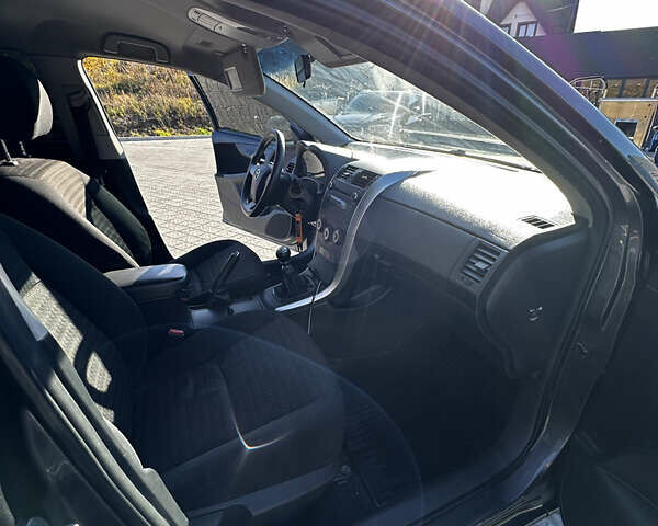 Серый Тойота Королла, объемом двигателя 1.6 л и пробегом 173 тыс. км за 8500 $, фото 9 на Automoto.ua