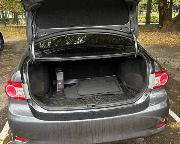 Сірий Тойота Королла, об'ємом двигуна 1.33 л та пробігом 260 тис. км за 6500 $, фото 7 на Automoto.ua