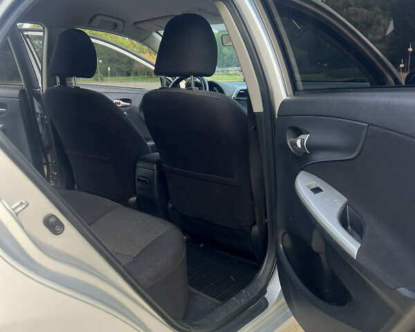 Сірий Тойота Королла, об'ємом двигуна 1.6 л та пробігом 234 тис. км за 8500 $, фото 8 на Automoto.ua