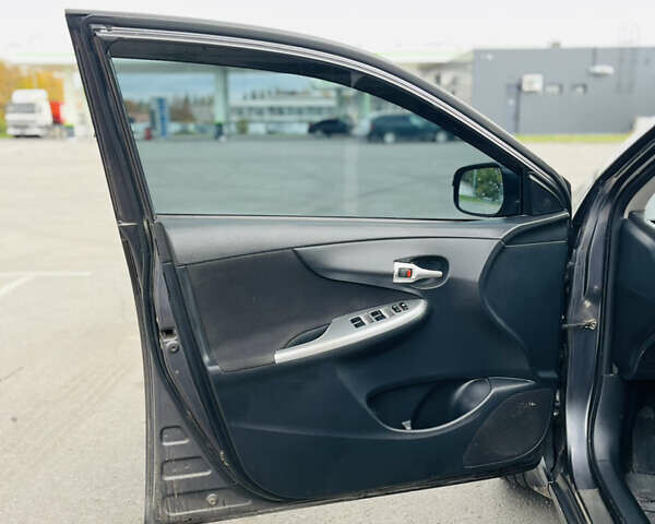 Серый Тойота Королла, объемом двигателя 1.6 л и пробегом 280 тыс. км за 7150 $, фото 24 на Automoto.ua